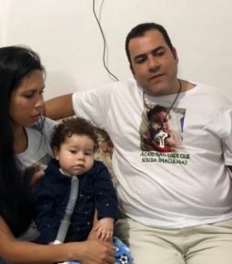 Pai gasta R$ 600 mil doados para tratar doença do filho