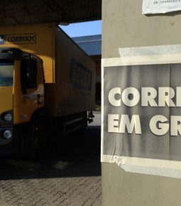 Funcionários dos Correios entram em greve nesta quarta