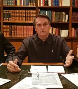 Bolsonaro pede investigação de aumento dos combustíveis