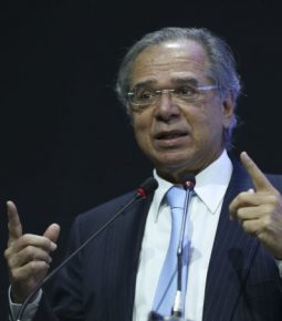 Guedes irá aos EUA em busca de investimentos para o Brasil