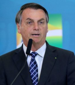 Seca: Bolsonaro anuncia fábrica que extrai água do ar
