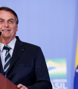 Bolsonaro diz que quer mudar ICMS sobre combustíveis