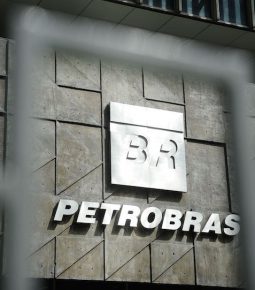 Greve na Petrobras: TST bloqueia contas de sindicatos
