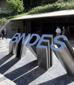 BNDES anuncia suspensão da cobrança de financiamentos