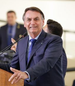 Decreto de Bolsonaro amplia atividades essenciais