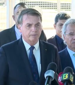Bolsonaro: ‘Homem que decide a economia é Paulo Guedes’