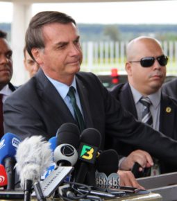 Bolsonaro exige verdade para voltar a falar com a imprensa
