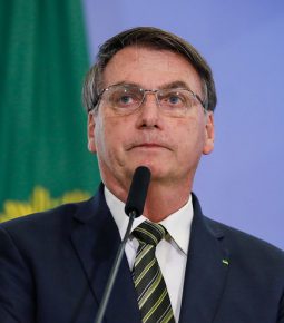 Bolsonaro sanciona lei de socorro a estados e municípios