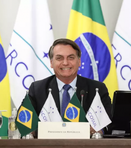 Jair Bolsonaro aprova novo marco do saneamento básico