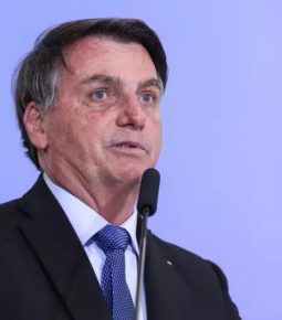 Bolsonaro sanciona lei que facilita negociação de dívidas