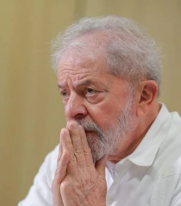 Lula é alvo de denúncia da Lava Jato no Paraná pela 4ª vez