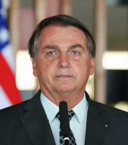 Bolsonaro diz que governo não subirá impostos após pandemia