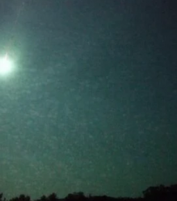 Meteoro de luminosidade maior que da Lua é visto no Brasil