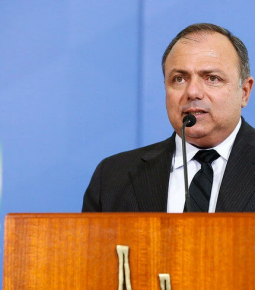 Pazuello manda recado a Doria: “Cabe ao Ministério a vacinação”