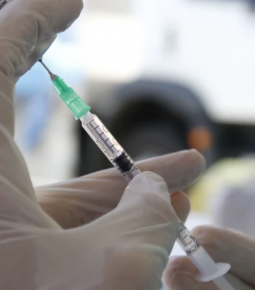 Vacinação nos EUA contra a Covid começa nesta segunda