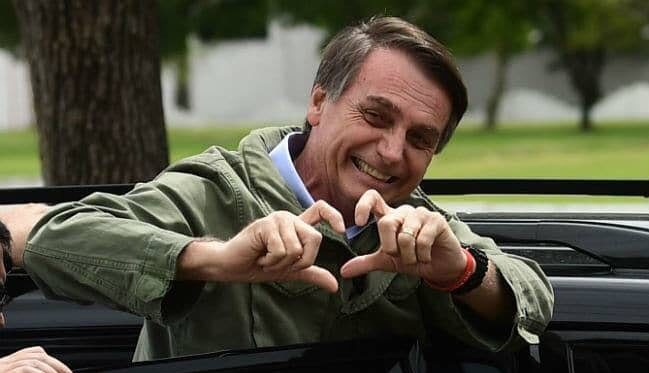 Bolsonaro se aproxima do povo com seu novo canal no Telegram - Gospel