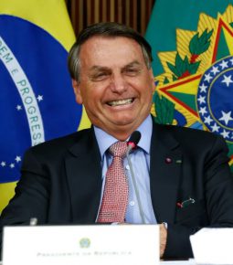 Bolsonaro desafia: ‘Convoca o Malafaia. Estão com medo dele ou dos evangélicos?’