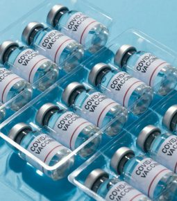 Fiocruz e Butantan retomam produção de vacinas nesta terça