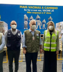 Primeiro lote com 1,5 milhão de doses da Janssen chega ao Brasil
