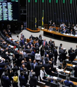 Câmara aprova LDO com salário mínimo de R$ 1.147 para 2022