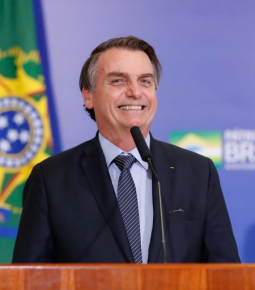 PGR ‘descarta’ ações da esquerda e diz não ver crime de Bolsonaro