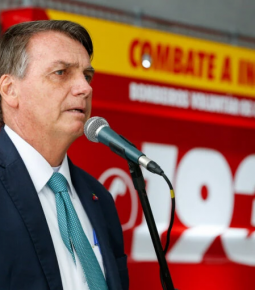 Bolsonaro diz que CPI tenta, mas não acha corrupção no governo
