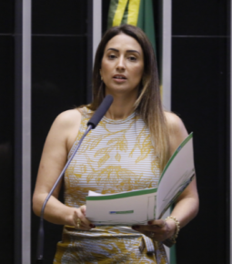 Bolsonaro busca “conciliação” com outros Poderes, diz ministra