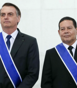 Por unanimidade, TSE nega cassação da chapa de Bolsonaro