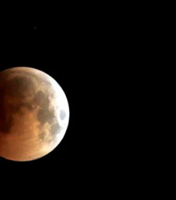 Eclipse lunar mais longo do século será visível no Brasil