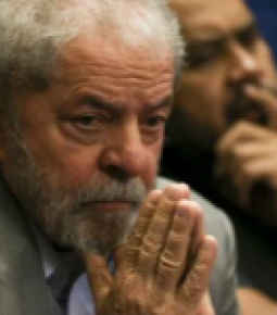 Web se mobiliza e afirma que “Lula e o PT destruíram o Brasil”