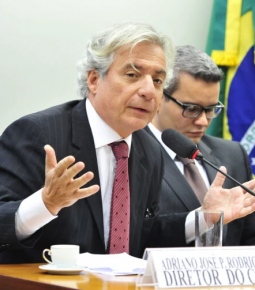 Pires oficializa desistência de indicação para a Petrobras