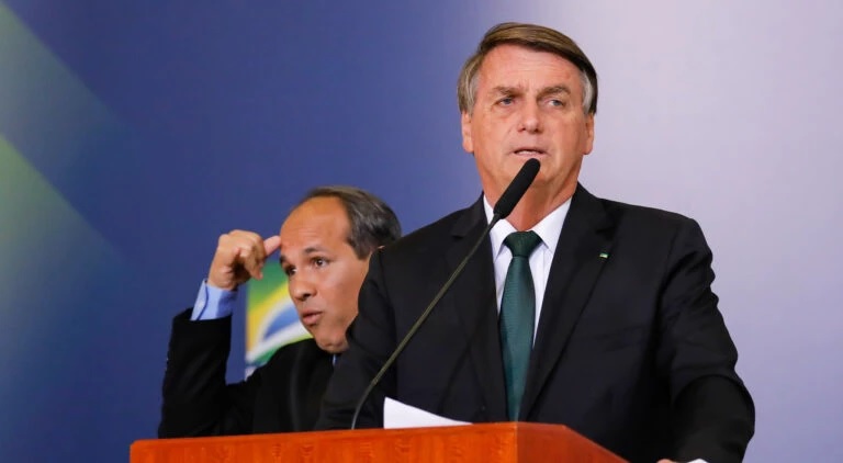“Nova diretoria da Petrobras pode mudar PPI”, diz Bolsonaro