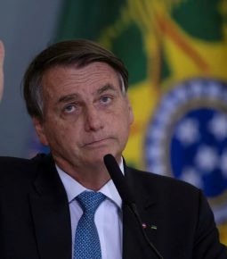 Bolsonaro volta a criticar Moraes por ação contra empresários